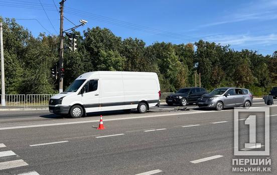 На в'їзді до Кривого Рогу легковик наздогнав маршрутку: постраждалу ушпиталили