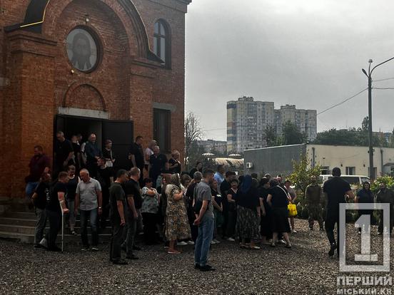 Пробув на фронті кілька місяців: Кривий Ріг сьогодні прощався з Русланом Боровським з «Сухої Балки»2