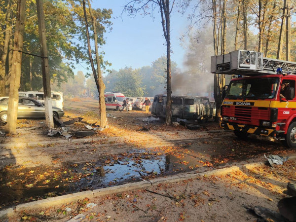 У Сумах росіяни двічі вдарили по лікарні, відомо про 9 загиблих10