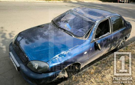 Занесло на повороті: у Кривому Розі на 5-му Зарічному автівка перекинулась на дах