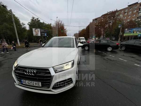 Через ДТП у Кривому Розі  складнощі з рухом тролейбусів3