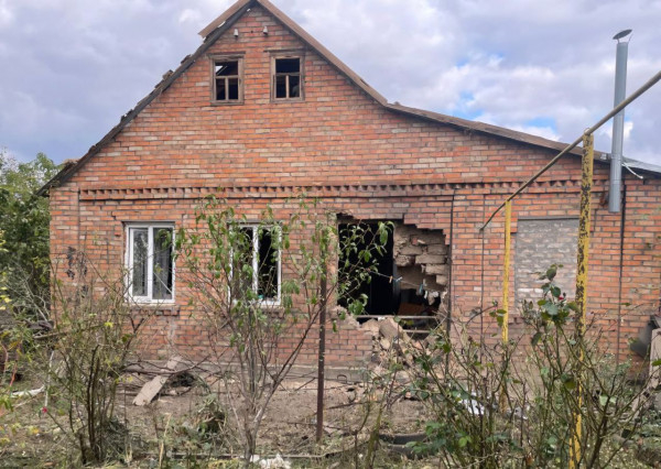 На Дніпропетровщині від ворожих обстрілів постраждали вагітна жінка та 4-річний хлопчик1