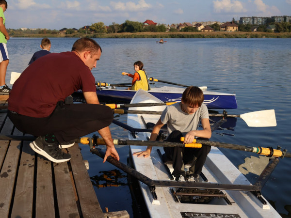 Навіть у складних умовах воєнного часу Кривий Ріг не тільки зберігає, а й створює нові умови для розвитку, навчання, самореалізації дітей та молоді, зберігаючи спортивну, освітню та мистецьку базу міста3