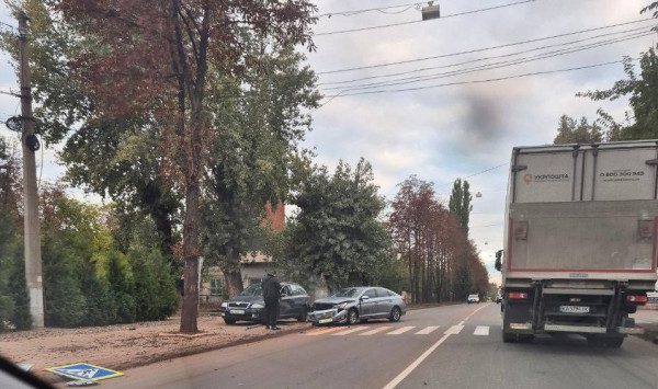 Не помітив автівку та в’їхав їй у бік: на об’їзній в Металургійному районі Кривого Рогу сталася ДТП0