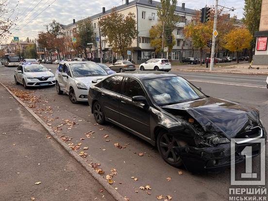 Неуважність шофера ледь не стала фатальною: на проспекті Університетському Peugeot врізався у Subaru1