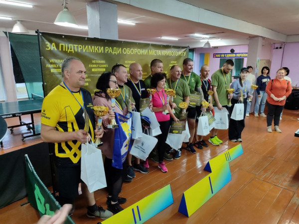 О. Вілкул: У Кривому Розі в рамках VETERANS FAMILY GAMES Кривий Ріг-2024 пройшли змагання з настільного тенісу4