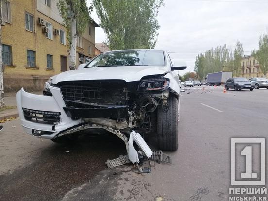 Огляд закрили інші машини: на Січеславській у Кривому Розі ДТП за участі Audi і Mazda4