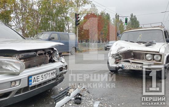 Отримали удар по «передках»: у Кривому Розі зіштовхнулися ВАЗ та Volkswagen Golf