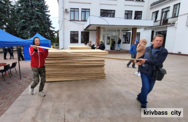 Палац культури, готель, банк і аптека - мішені ракетних обстрілів у Кривому Розі 21 жовтня14