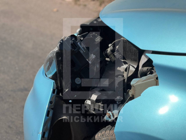 У Кривому Розі сталася ДТП за участю Mercedes та Renault: один із пасажирів втік з місця події1