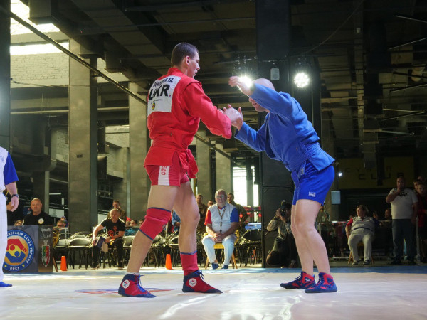 У Кривому Розі вперше пройшов чемпіонат України з боротьби самбо серед чоловіків та жінок1