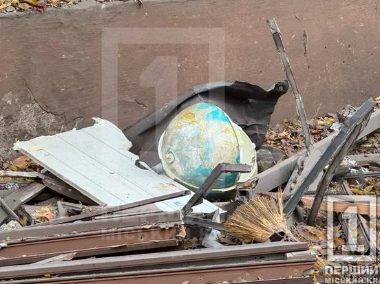 Від травм загинув чоловік, ще 10 - госпіталізовано: окупанти поцілили балістикою по житловому кварталу Кривого Рогу3