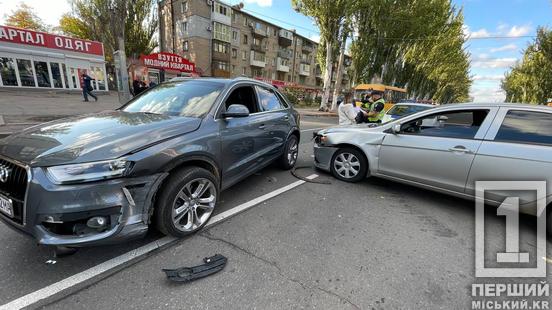 Відбулися легким переляком: на проспекті Металургів ДТП за участі Audi та Mitsubishi4