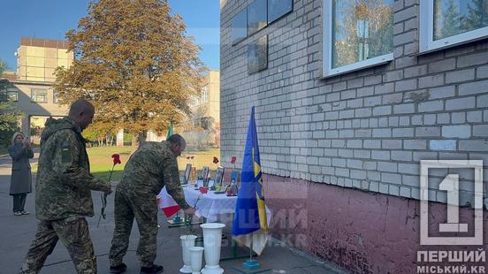 Вони віддали найцінніше задля того, аби пульс України існував і далі: у КЛ №81 вшанували пам'ять одразу чотирьох випускників-Героїв3