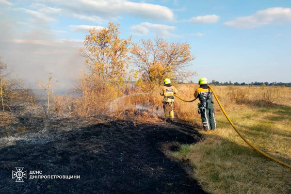 За минулу добу вогнеборці Дніпропетровщини ліквідували 76 пожеж у природних екосистемах0