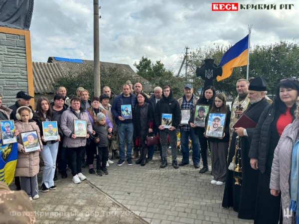 Портрети загиблих під час визволення Архангельского бійців, серед яких – троє криворіжців