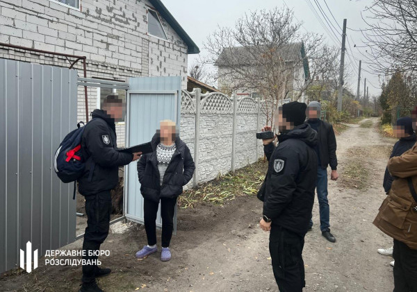 На Дніпропетровщині ДБР викрило командира військової частини, який примушував підлеглих будувати будинки для близьких родичів1