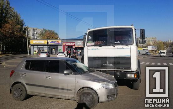 На легковик чекають незаплановані ремонтні витрати: на «Сонячному» притерлися МАЗ та Skoda