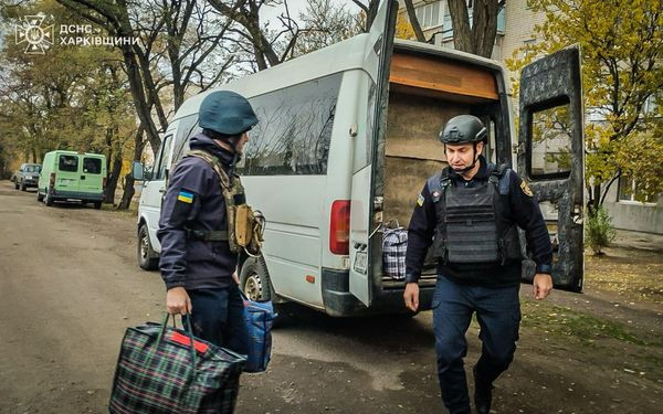 Рятувальники Дніпропетровщини допомагають в евакуації жителів прифронтових населених пунктів Харківщини2