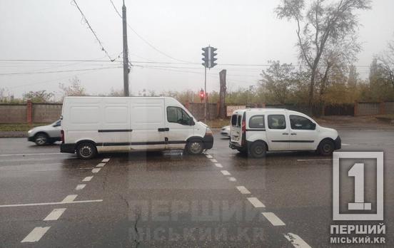 Сильний удар позаду: на проспекті Миру сталася аварія з Opel та Renault