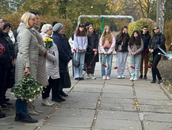 Стали на захист Батьківщини: у Кривому Розі вшанували пам'ять полеглих Захисників2