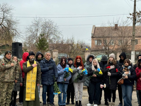 У Кривому Розі вшанували пам'ять бойової медикині Лілії Нагорної5