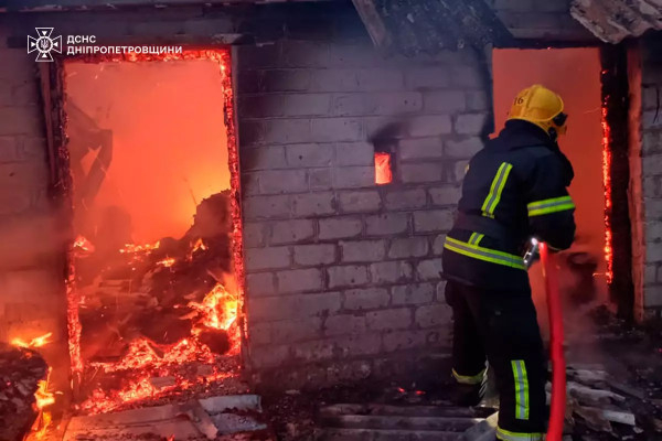 У Криворізькому районі сталася масштабна пожежа у приватній садибі0