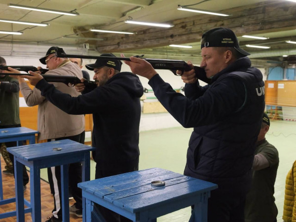 В Кривому Розі в рамках міських спортивних Ігор «VETERANS FAMILY GAMES» пройшли змагання з кульової стрільби5