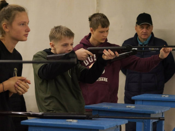 В Кривому Розі в рамках міських спортивних Ігор «VETERANS FAMILY GAMES» пройшли змагання з кульової стрільби1