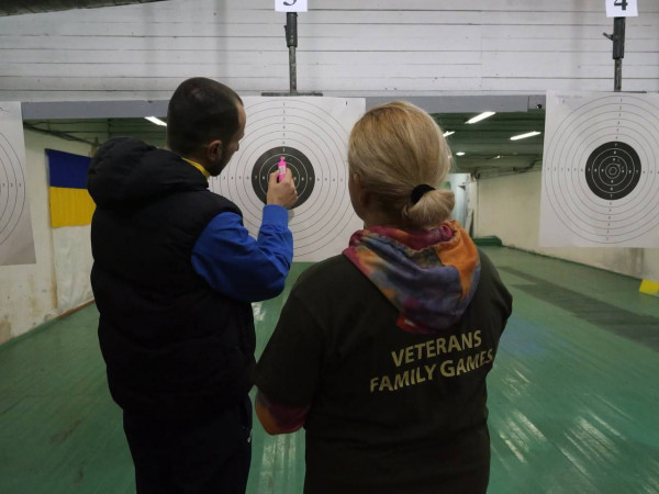 В Кривому Розі в рамках міських спортивних Ігор «VETERANS FAMILY GAMES» пройшли змагання з кульової стрільби4