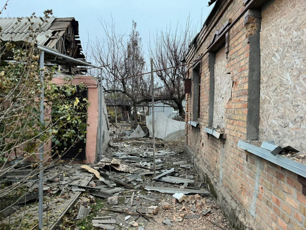 Протягом дня ворог знову обстрілював громади Нікопольщини, увечері ворожа ракета  вдарила по Кривому Рогу3