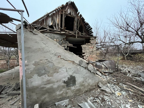 Протягом дня ворог знову обстрілював громади Нікопольщини, увечері ворожа ракета  вдарила по Кривому Рогу1