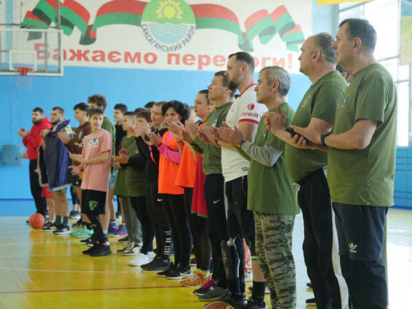 У Кривому Розі, у рамках спортивних змагань VETERANS FAMILY GAMES, ветерани, військовослужбовці та члени їх родин вже вдруге випробували себе в змаганнях зі стрітболу4