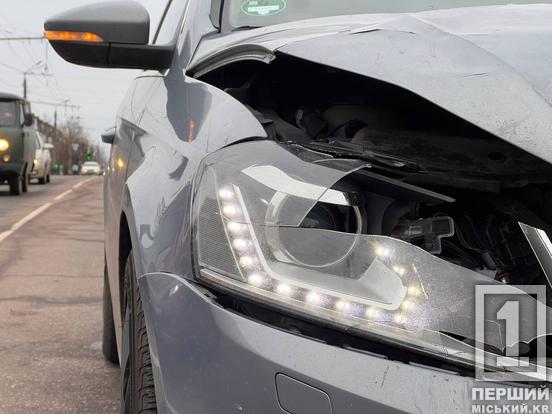 У салоні була дитина: на Володимира Великого зіштовхнулися Volkswagen та КІА3