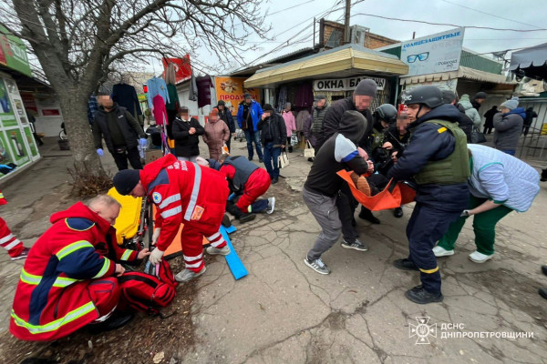 Ворожий удар по Нікополю: постраждало 8 людей, зокрема одна у критичному стані0