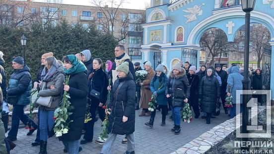 Криворіжці простилися з трьома невинними жертвами російського терору: Альоною й Олексієм Акименко та Іриною Ковальчук2