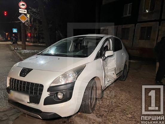 На Вадима Гурова Peugeot не розминувся з поліцейським авто2