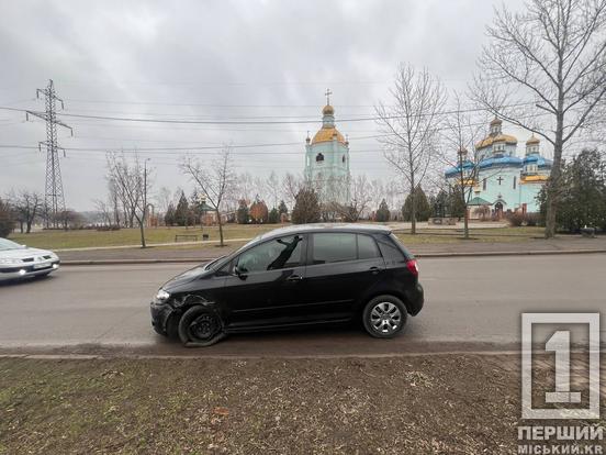 Неуважність призвела до удару: у Кривому Розі на Соборній не змогли роз’їхатися Volkswagen й Chevrolet2