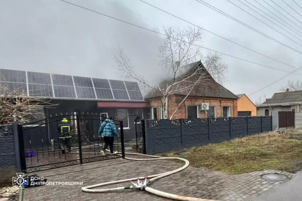 У Кривому Розі внаслідок пожежі в будинку постраждала жінка1