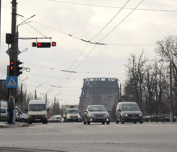 Безпека водіїв та пішоходів: У Кривому Розі  на перехрестях з інтенсивним рухом встановили вже 30 систем безперебійного живлення.0