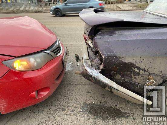 Керманичка втратила свідомість: на Володимира Великого стався «аварійний квартет»1