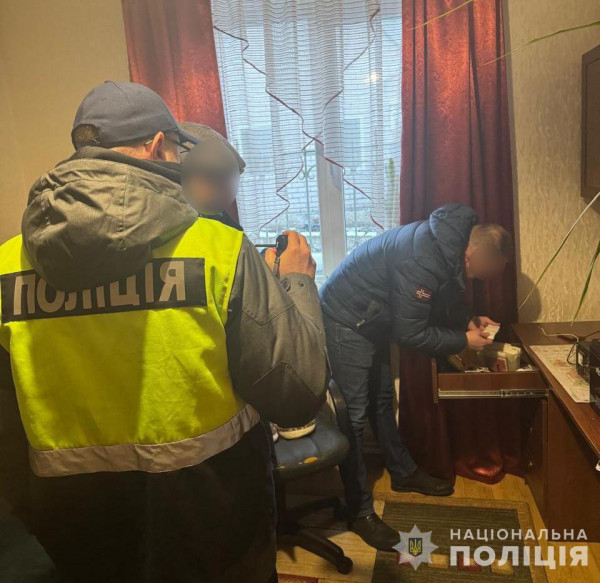 На Дніпропетровщині поліція виявила у наркоділків прекурсорів на суму 5 млн грн, їхній щомісячний прибуток сягав 2 млн грн   2