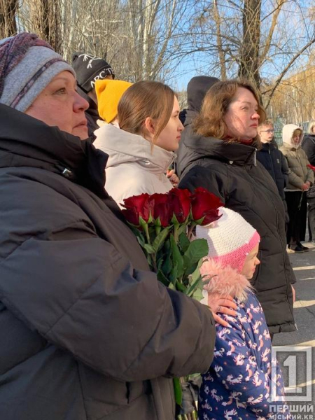 Не хотів, аби війна перейшла у спадок дітям: у Кривому Розі відкрили пам’ятний меморіал на честь Артема Бондаренка2