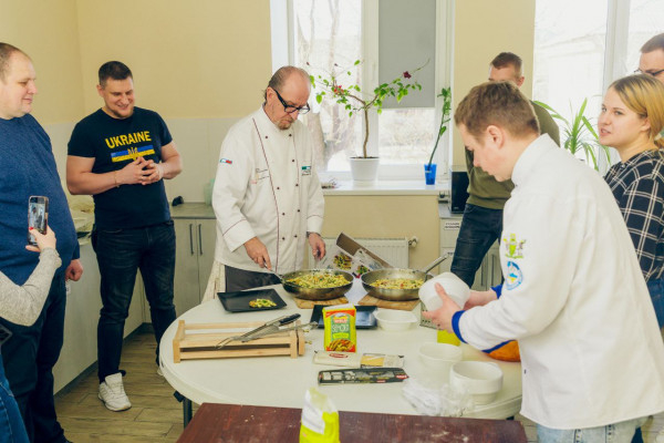 У Криворізькому центрі життєстійкості провели майстер-клас з ресторанного бізнесу3