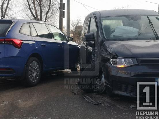 Знову Сонце «проти» водіїв: на Центральному проспекті у аварію потрапили тролейбус, Skoda та Volkswagen5