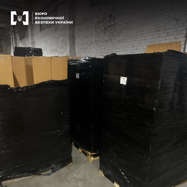 На Київщині викрито підпільний цех із виробництва сигарет: вилучено товару на 60 млн грн4