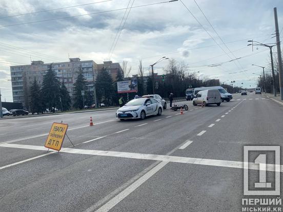 Неосмислені маневри – небезпечні: на Дніпровському шосе не розминулися BMW та мотоцикліст1