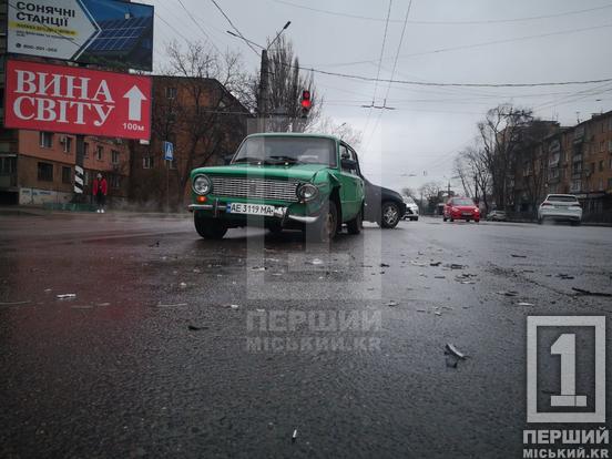 Одразу дві ДТП у Центрально-Міському районі: таксі зіткнулося з Tesla, а «Жигулі» - з Daewoo9