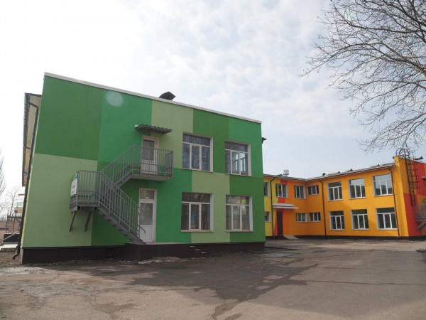 У Кривому Розі реалізується проєкт термомодернізації освітніх закладів у співпраці з Європейським банком реконструкції та розвитку – це 36 гімназій, ліцеїв та дитячих садків3