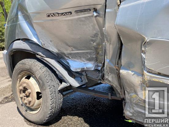 Водіям потрібна допомога медиків: поруч з «Рокуватою» серйозна ДТП з двома автомобілями2